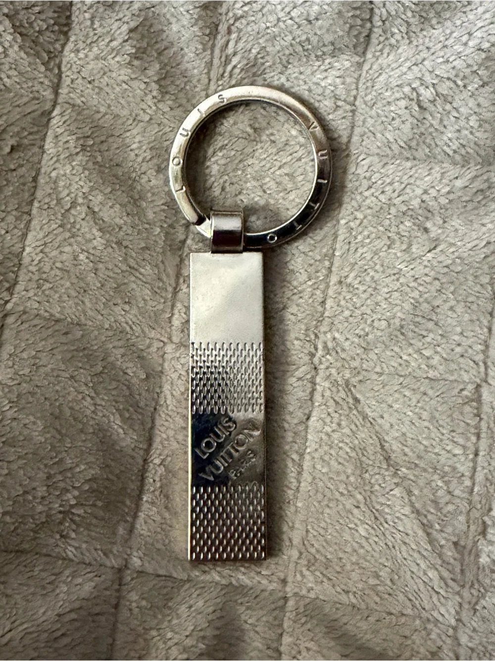 Louis Vuitton Silver Rectangular Mesh Pendant Keyring